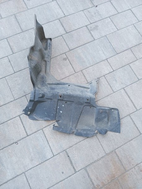 Toyota corolla e12 oslona dolna silnika