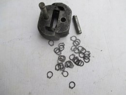 Trabant 601 sworzen zabezpieczenie przegubu polosi