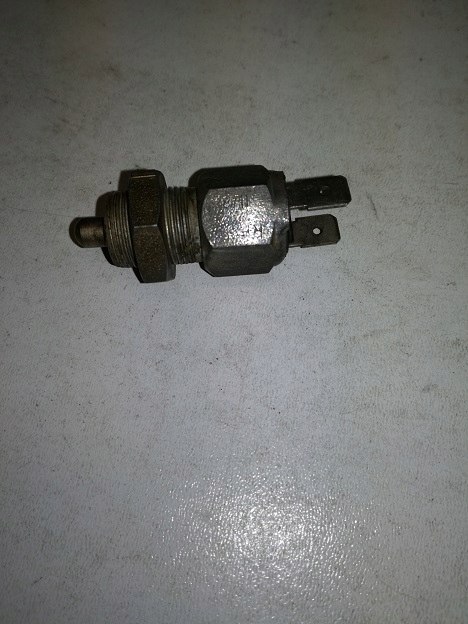 Trabant wartburg wlacznik czujnik wstecznego biegu