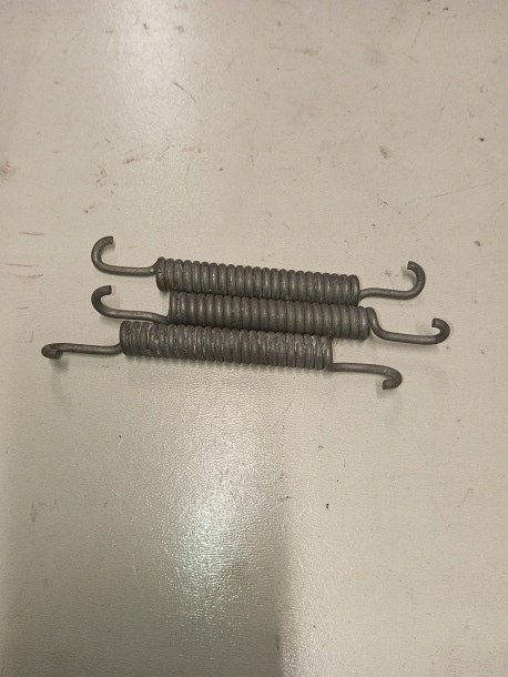 Fiat 126p sprezyna szczek hamulcowych Cinquecento dolna