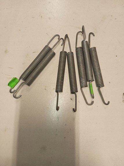 Fiat 126p sprezyna szczek hamulcowych Cinquecento gorna