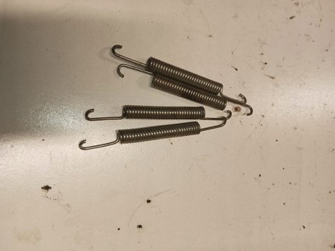 Fiat 126p sprezyna szczek hamulcowych Cinquecento gorna