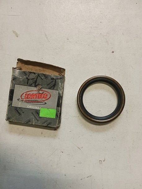 Fiat 126p uszczelniacz simmering walu korbowego tylny