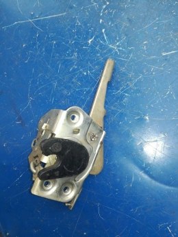 Fiat 126p zamek drzwi prawy
