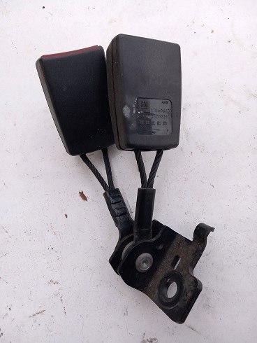 Opel vectra c kombi zapinka pasa bezpieczenstwa tyl