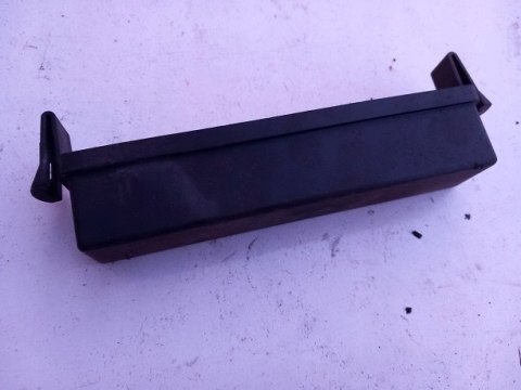 Opel vectra c pokrywka bezpiecznikow