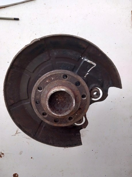 Opel vectra c zwrotnica piasta kola tyl lewa