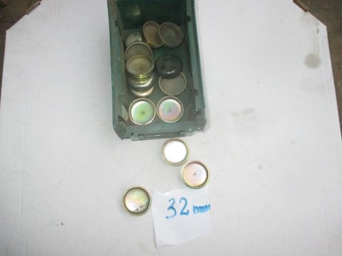 Polonez fiat 125p brok zaslepka silnika 32mm