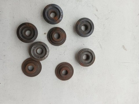 Polonez miseczka podkladka sprezyny zaworow 8szt