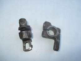 SKODA 105 120 wspornik uchwyt osi wahacza 2szt