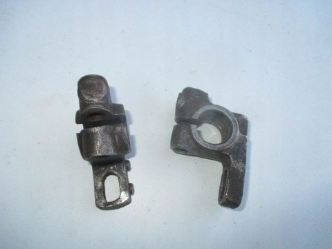 SKODA 105 120 wspornik uchwyt osi wahacza 2szt