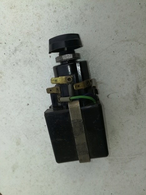 Skoda 100s przelacznik wycieraczek spryskiwacza