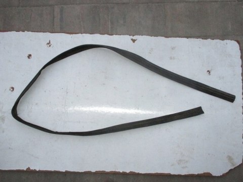 Skoda 105 120 130 uszczelka szyby opuszczanej drzwi