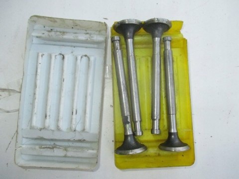 Skoda 120 zawory wydechowe 4szt