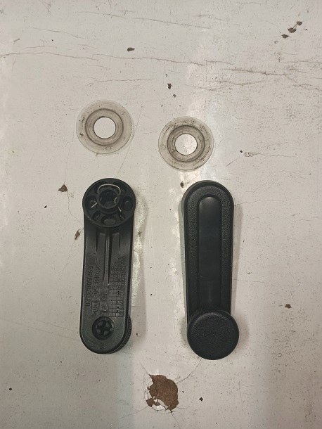 Toyota corolla auris yaris korbka szyby 69260-02020