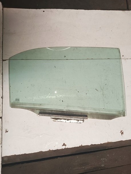 Toyota corolla e12 sedan szyba drzwi tyl prawa