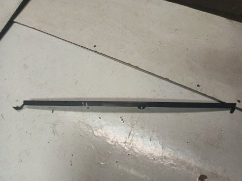 Toyota corolla e12 slupek prowadnica szyby drzwi tyl lewy