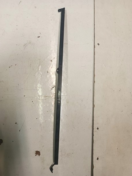 Toyota corolla e12 slupek prowadnica szyby drzwi tyl prawy