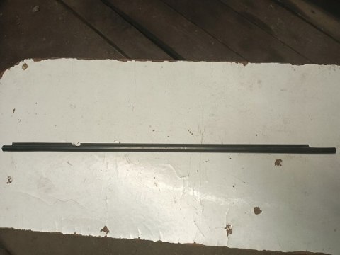 Toyota corolla e12 uszczelka zgarniacz szyby drzwi tyl prawa