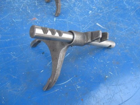 Trabant widelki wodzik skrzyni biegow